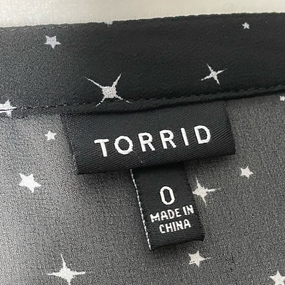 TORRID Wednesday Addams Star Print Georgette Shirt Dress EUC - Picture 16 of 16